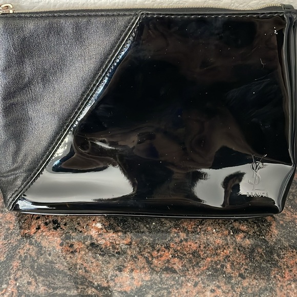 YSL Cosmetics Bag. - Picture 4 of 8